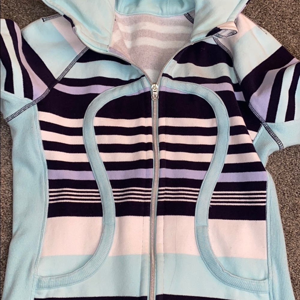 ❌SOLD❌Lululemon scuba hoodie - Picture 3 of 6